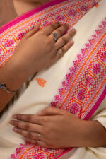 Phulia – Pink and Orange Hearts Pure Khadi Cotton Handloom Saree - Image 4