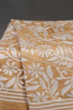 Bolpur – Hand-Stitched Dark Vanilla Floral Motif Nakshi Kantha Saree - Image 2
