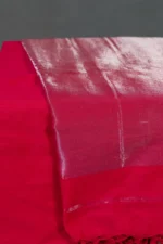 Phulia – Raspberry Pink Handwoven Saree with Lustrous Metallic Highlights - Image 2