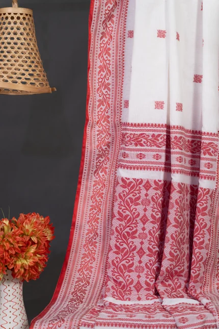 Phulia – White and Red Floral Design Pure Cotton Handloom Saree