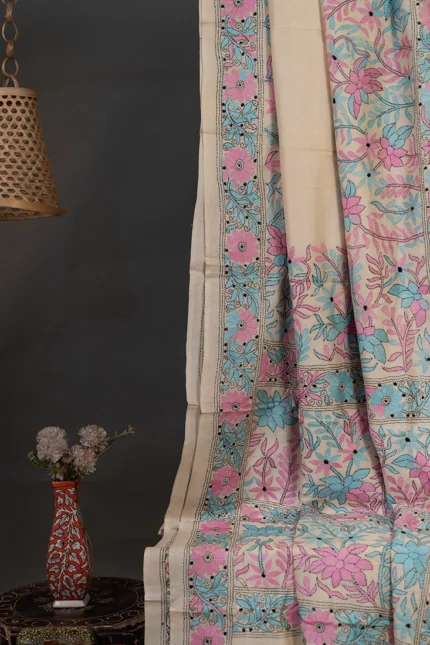 Bolpur – Hand-Stitched Cream Beige Floral Motif Nakshi Kantha Saree